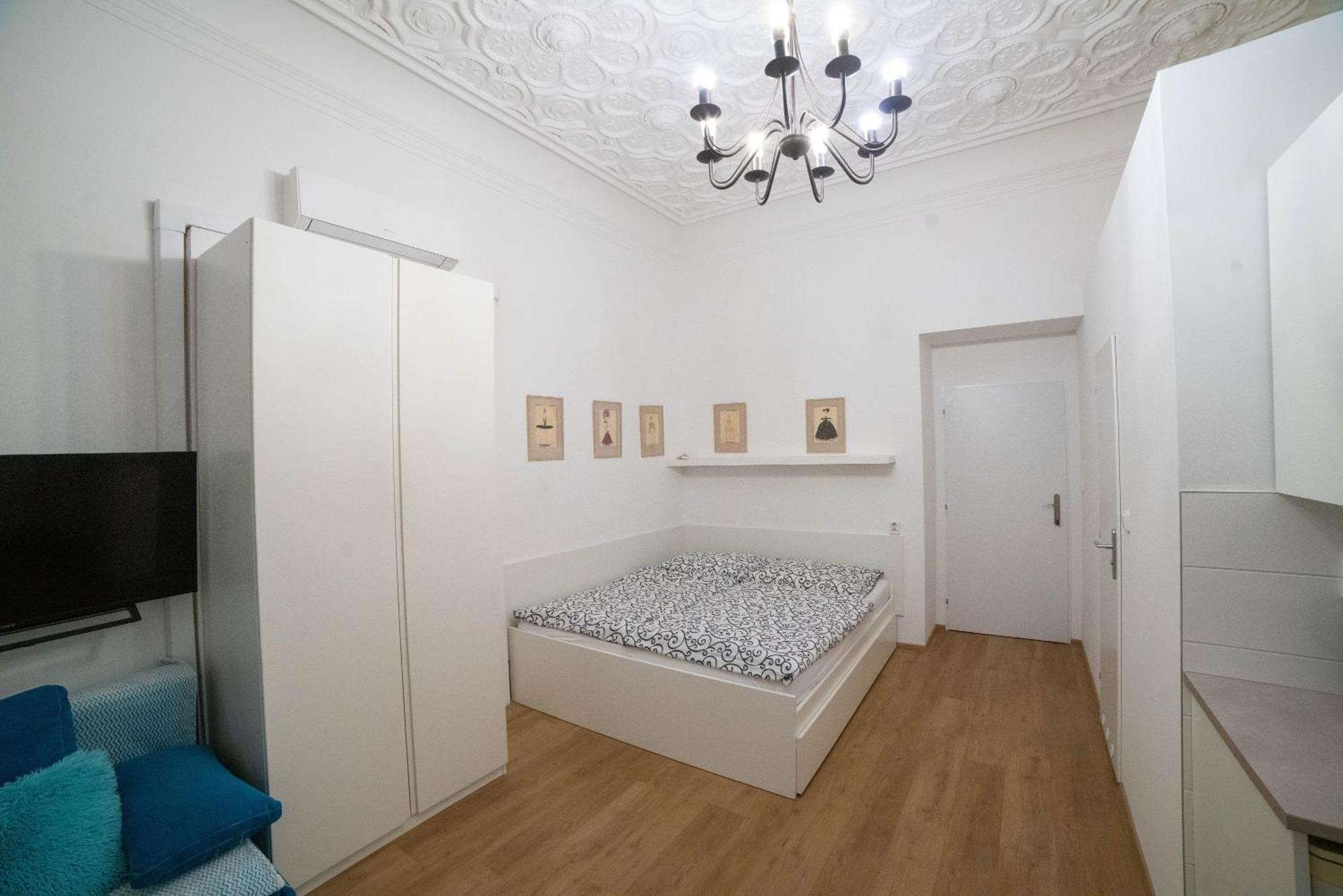 Apartments Katarina Прага Экстерьер фото