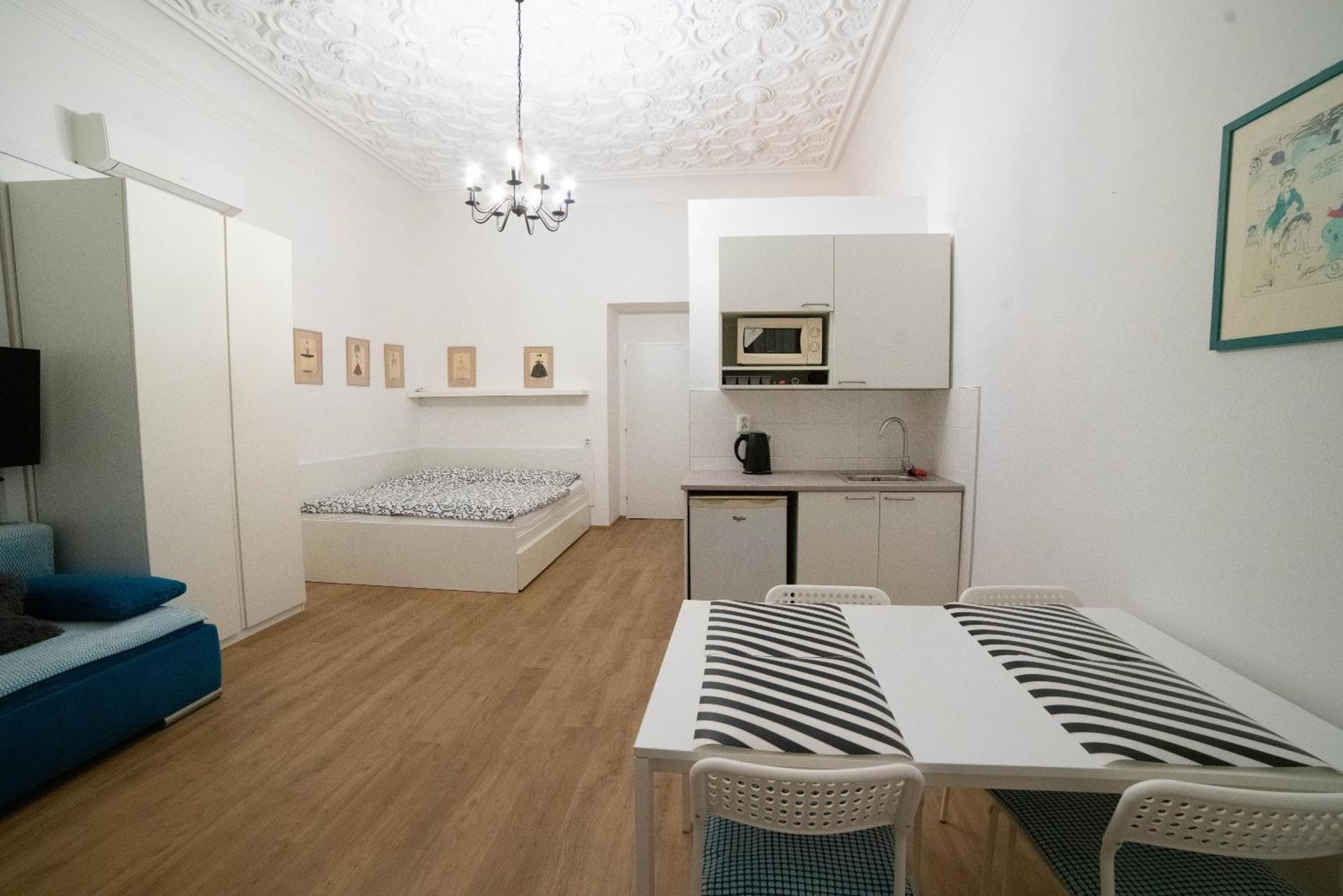Apartments Katarina Прага Экстерьер фото